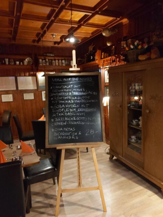Pension & Restaurant "Alte Schule" Kluis Bagian luar foto