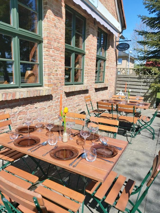 Pension & Restaurant "Alte Schule" Kluis Bagian luar foto