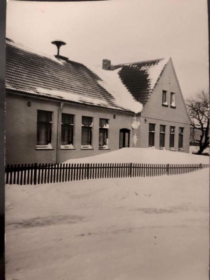 Pension & Restaurant "Alte Schule" Kluis Bagian luar foto